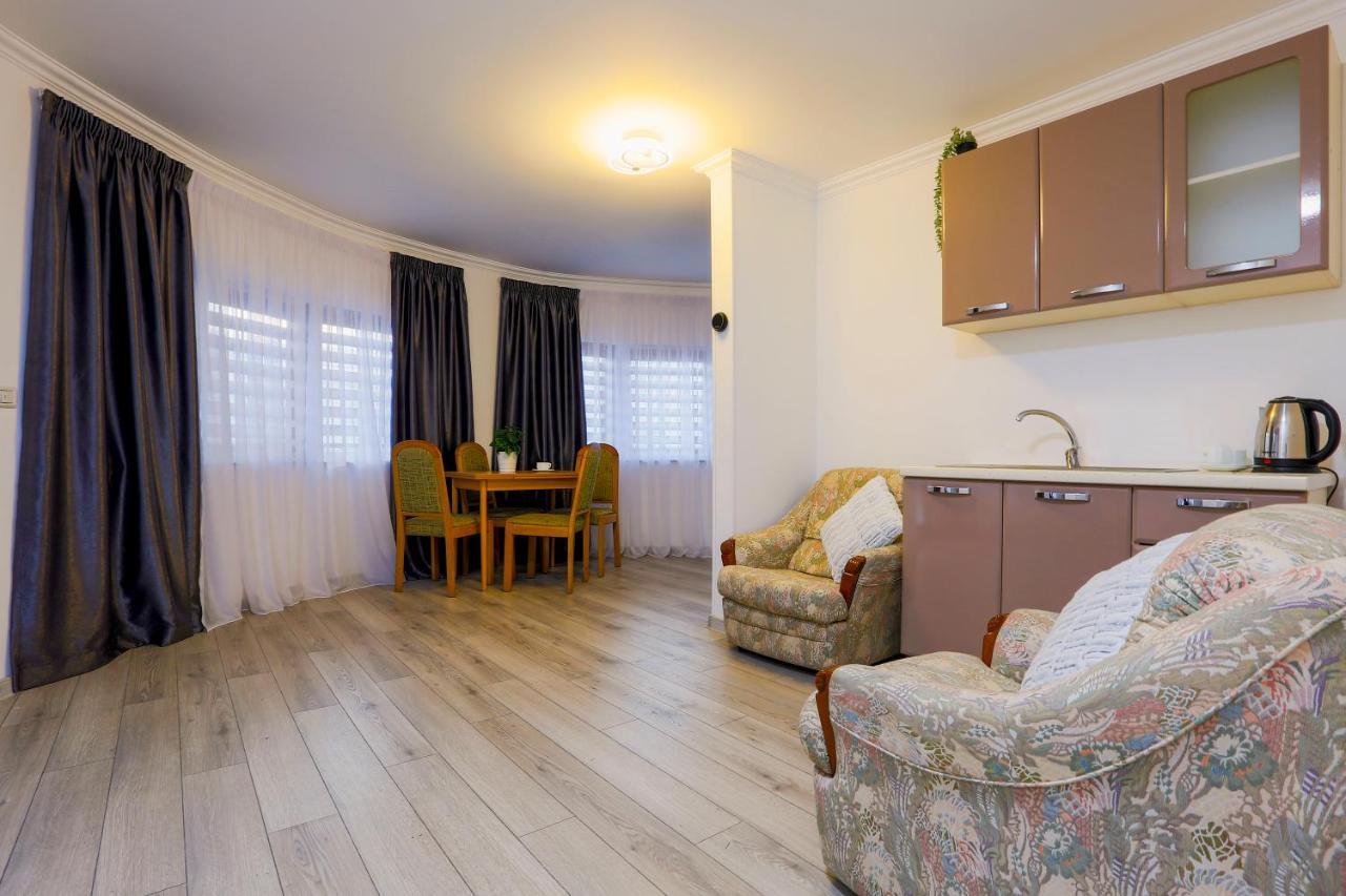 Vaias Aparts Tirgu Neamt Εξωτερικό φωτογραφία