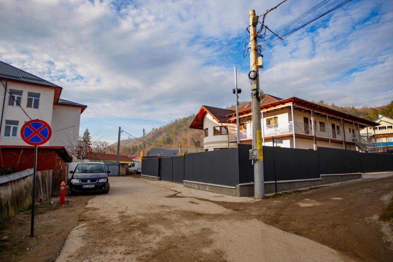 Vaias Aparts Tirgu Neamt Εξωτερικό φωτογραφία